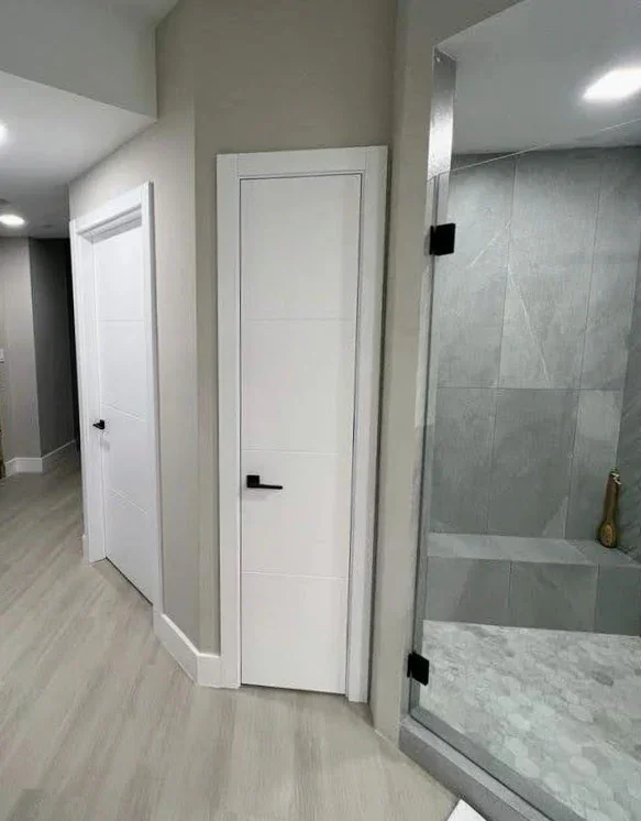 Carved Lines door