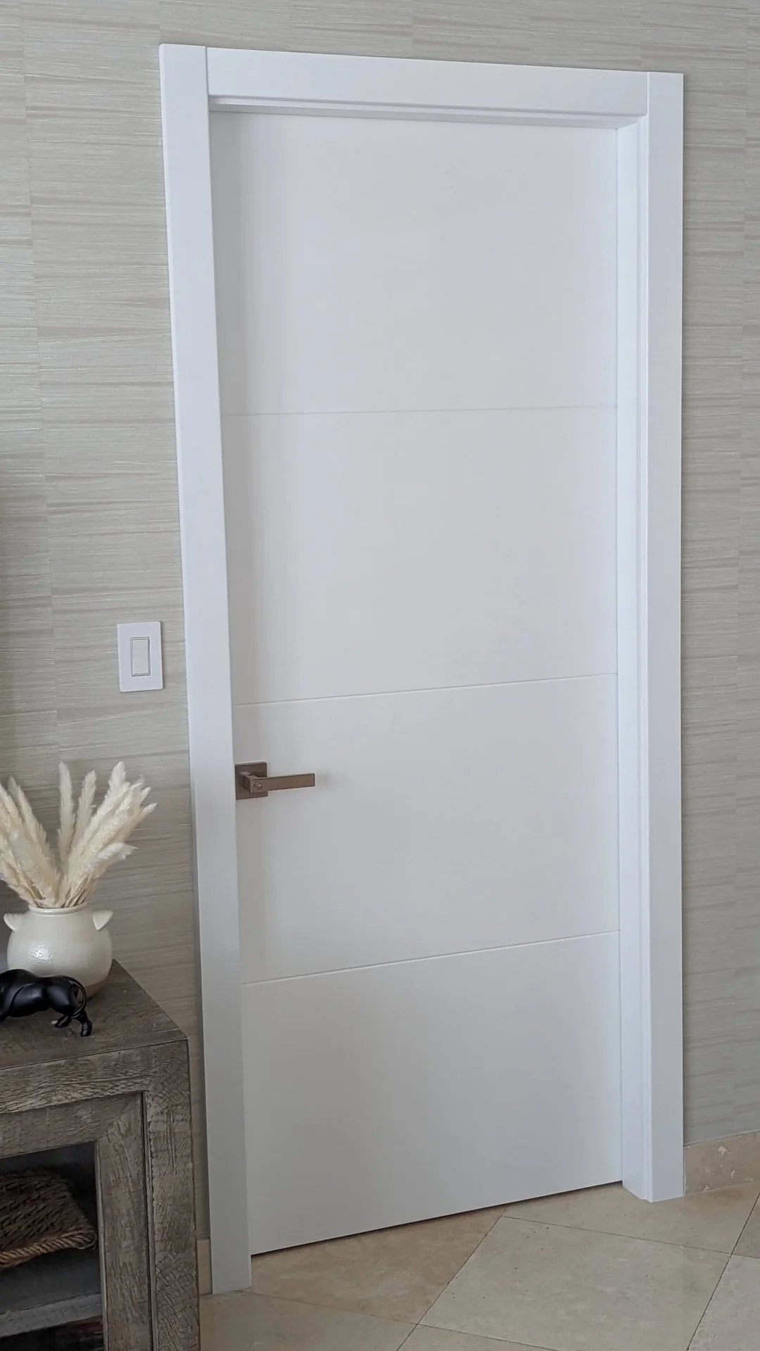 Carved Lines door