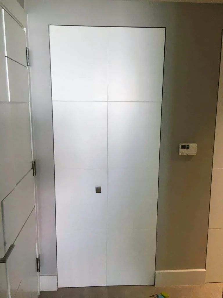 Carved Lines door