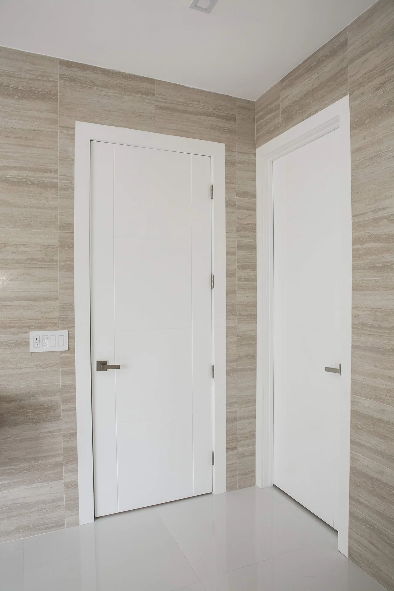 Carved Lines door