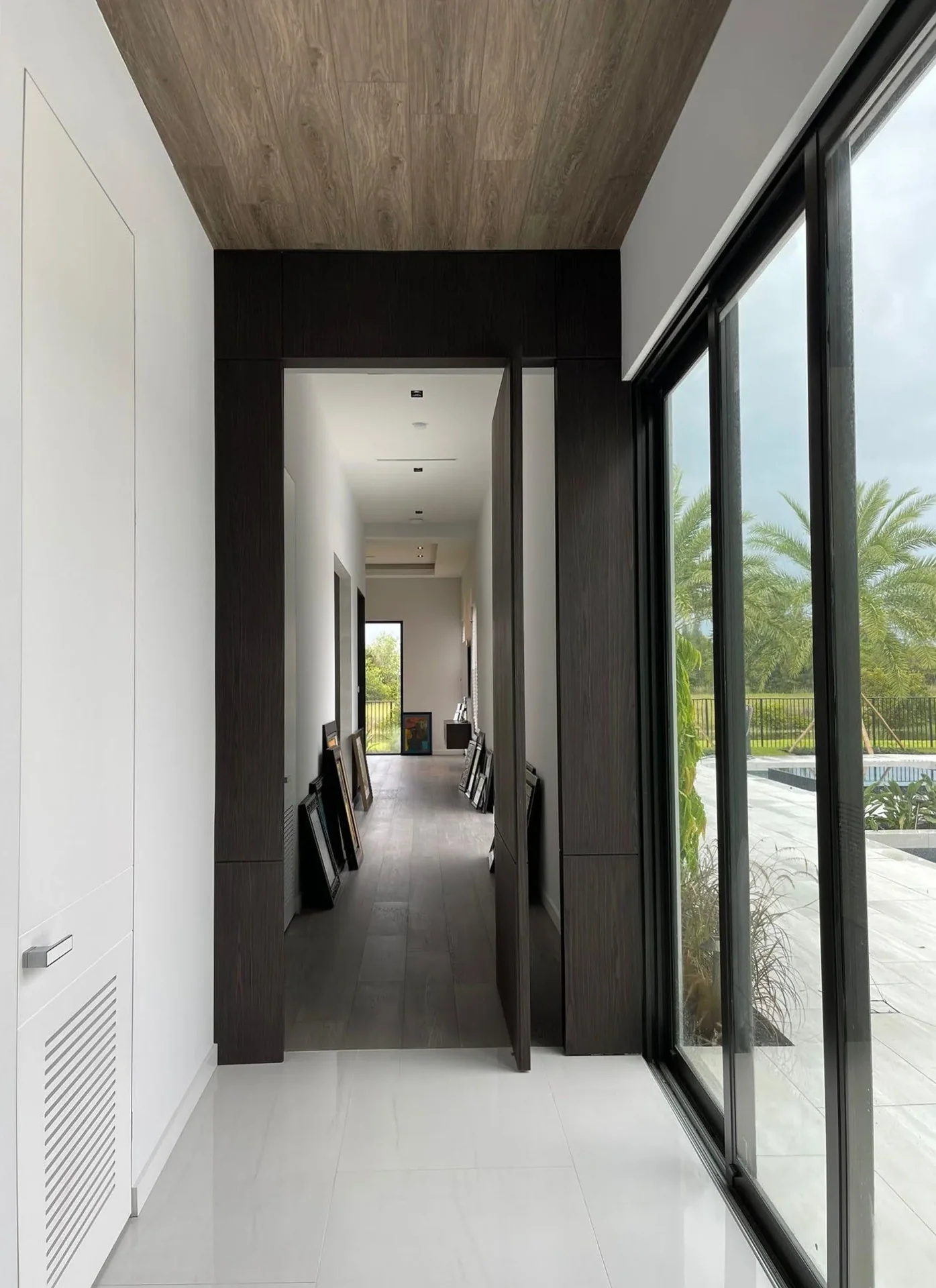 Complanare door
