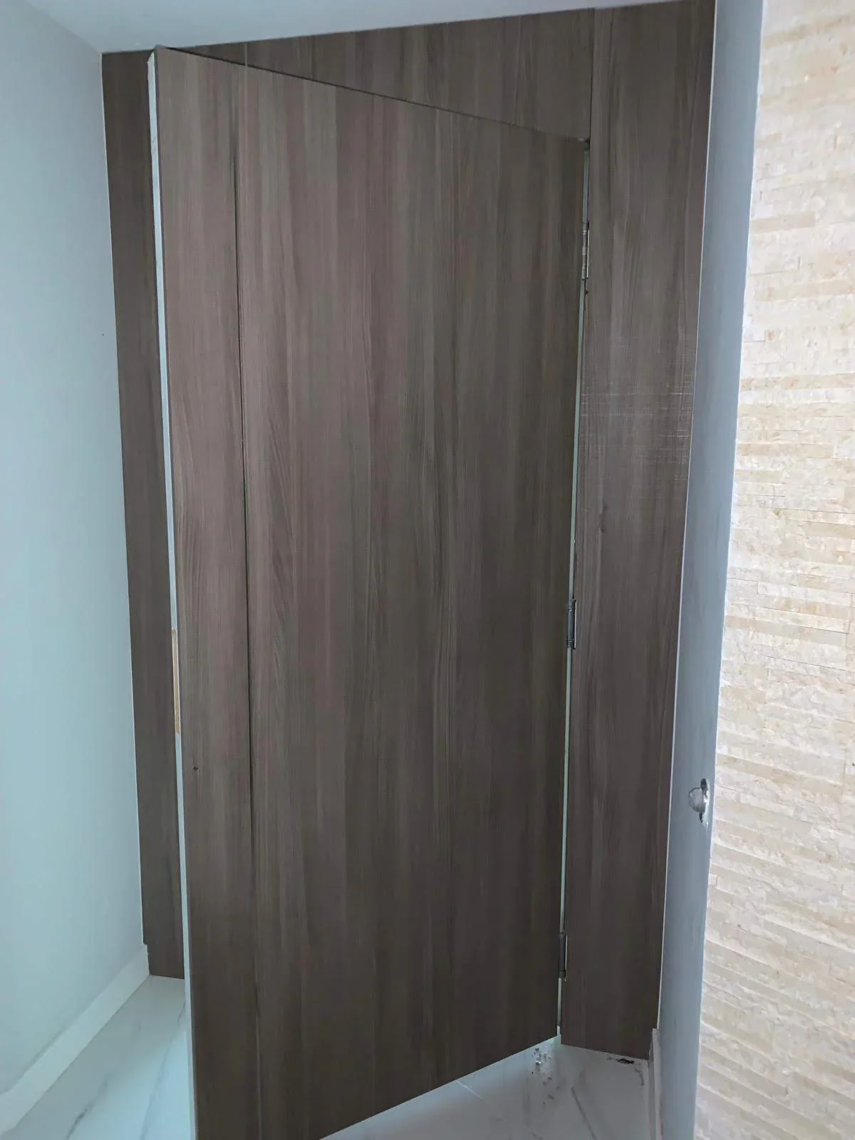 Complanare door