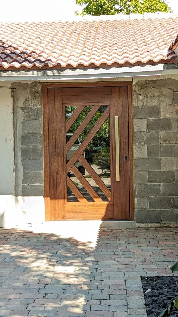 Wood pivot, detail