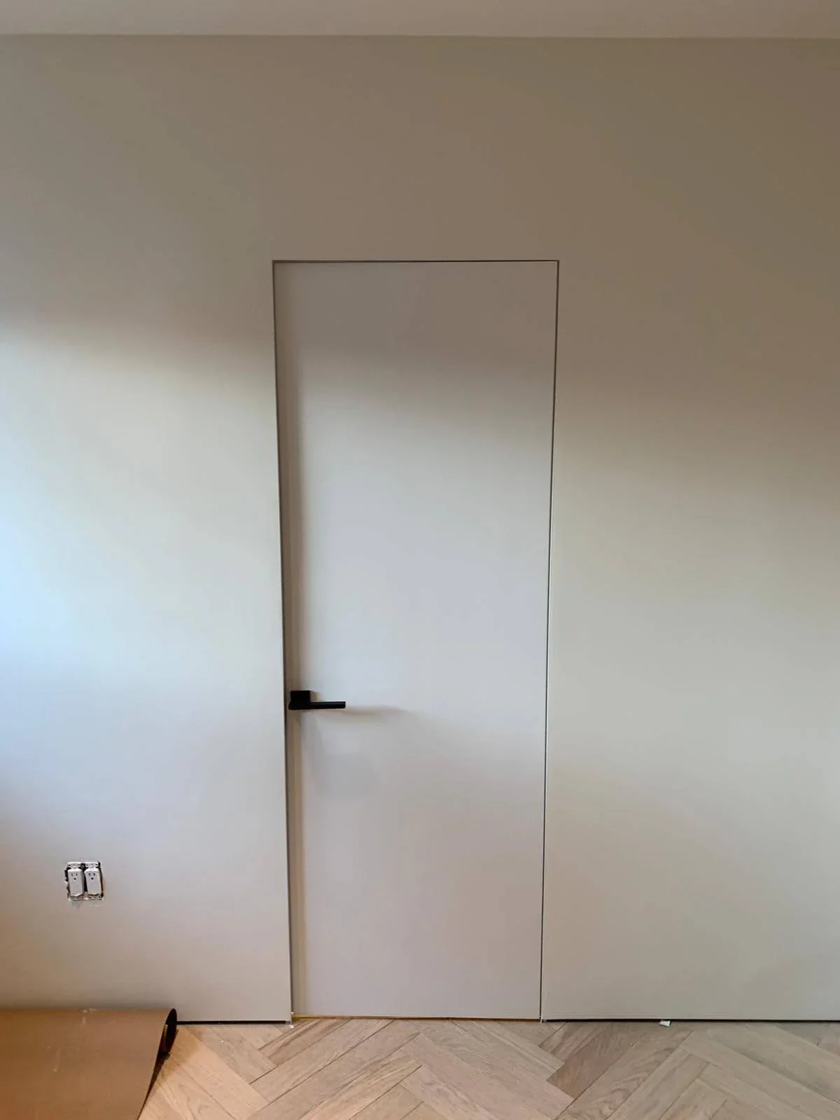 Frameless door