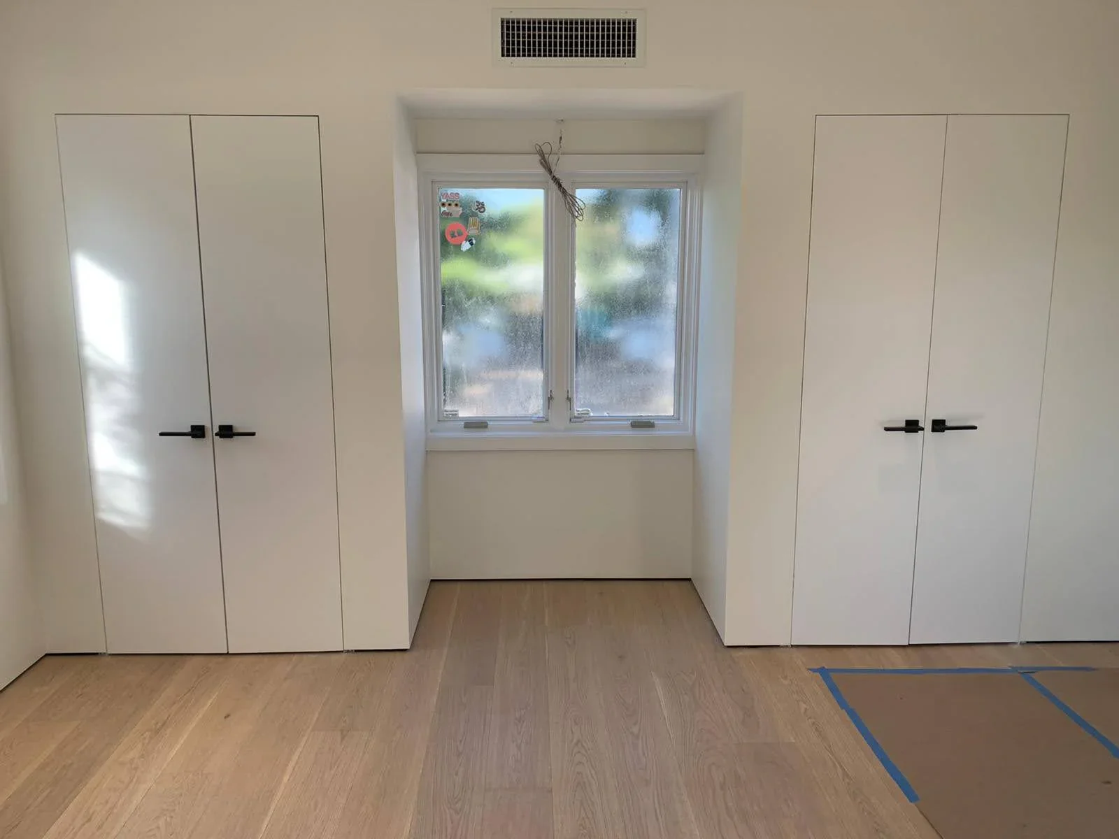 Frameless door