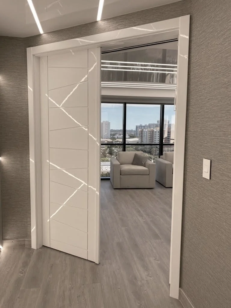 Gloss door