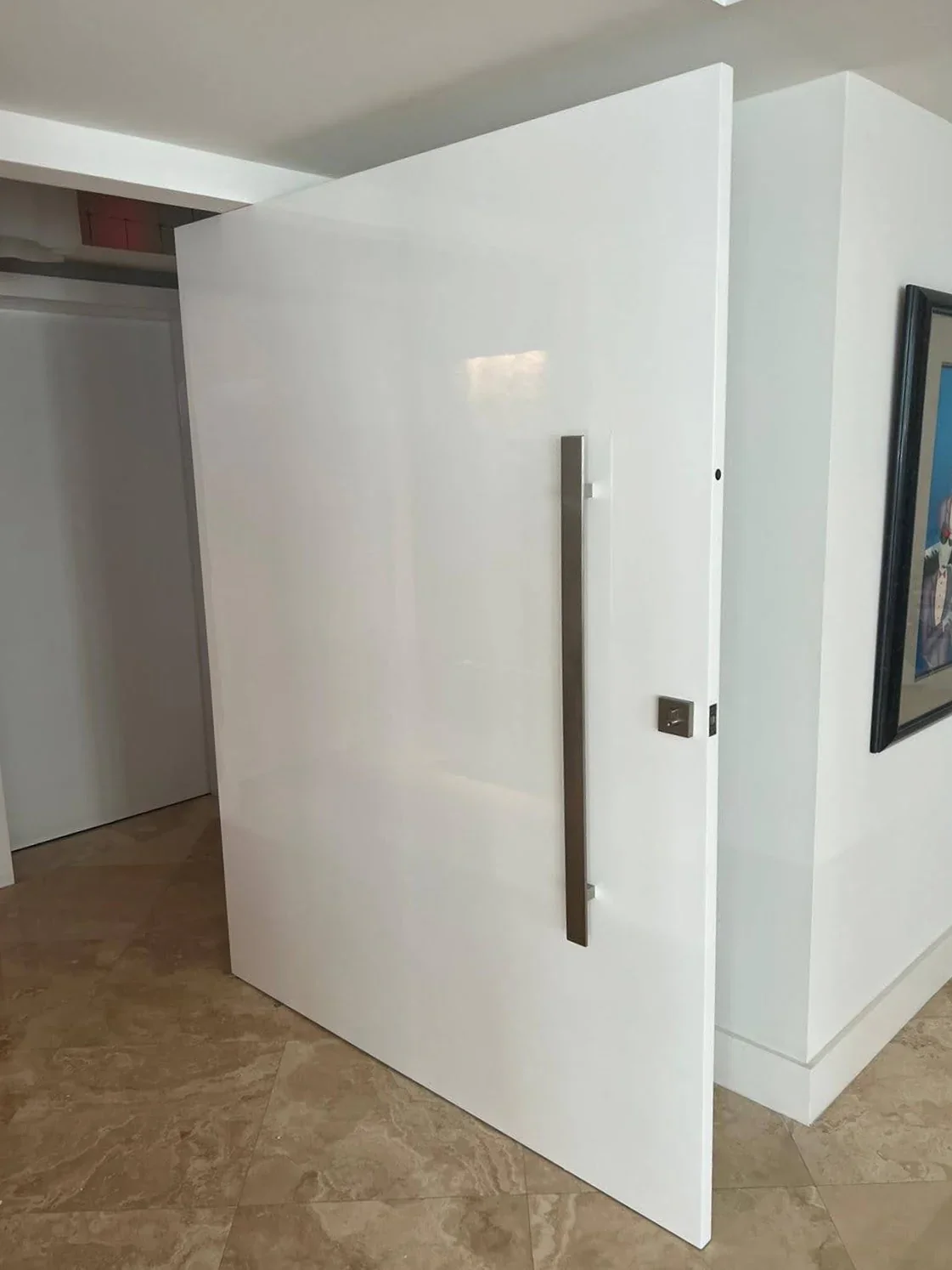 Gloss door