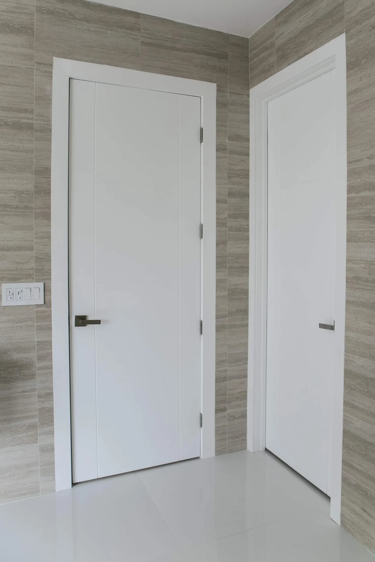 Prehung door