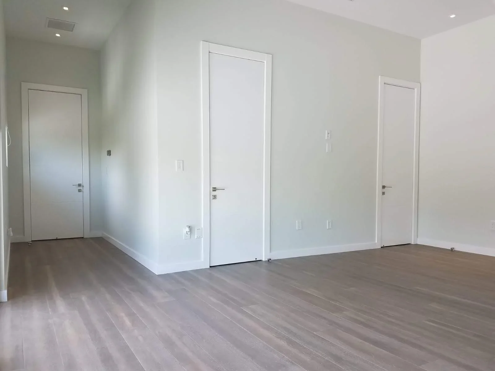 Prehung door