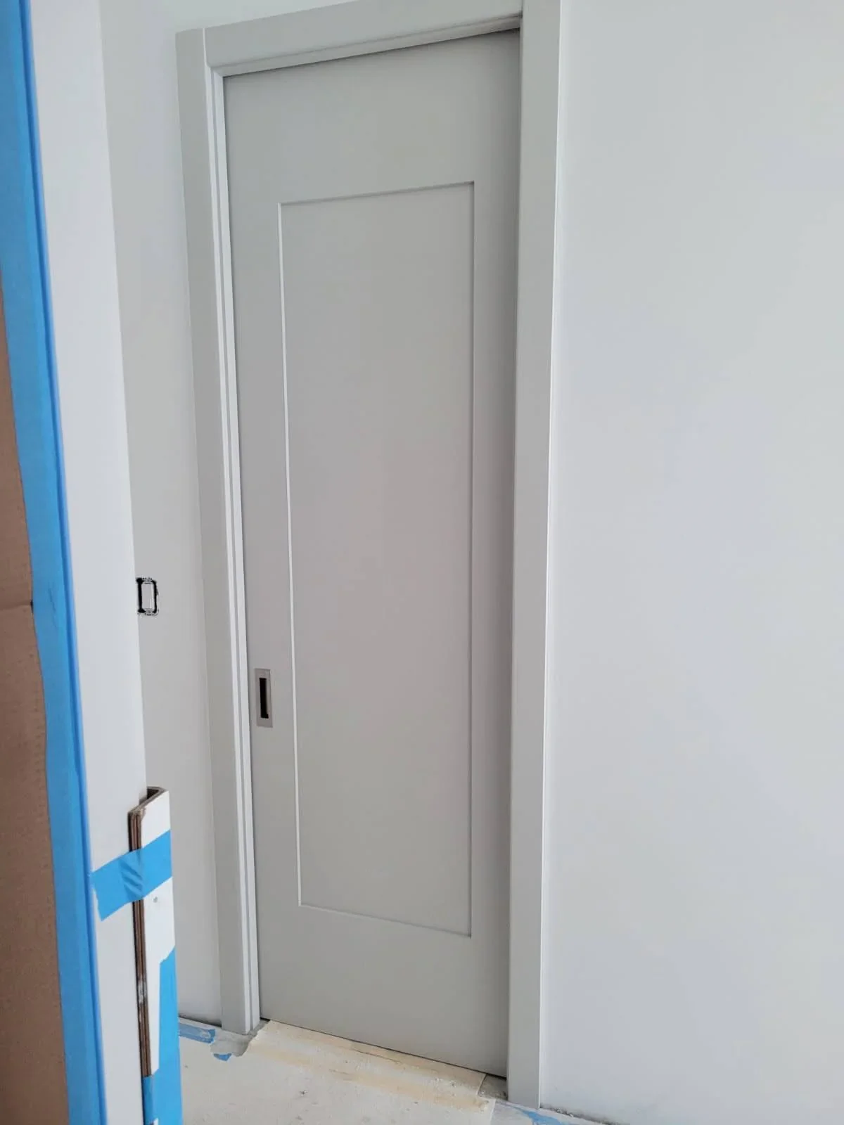 Shaker door