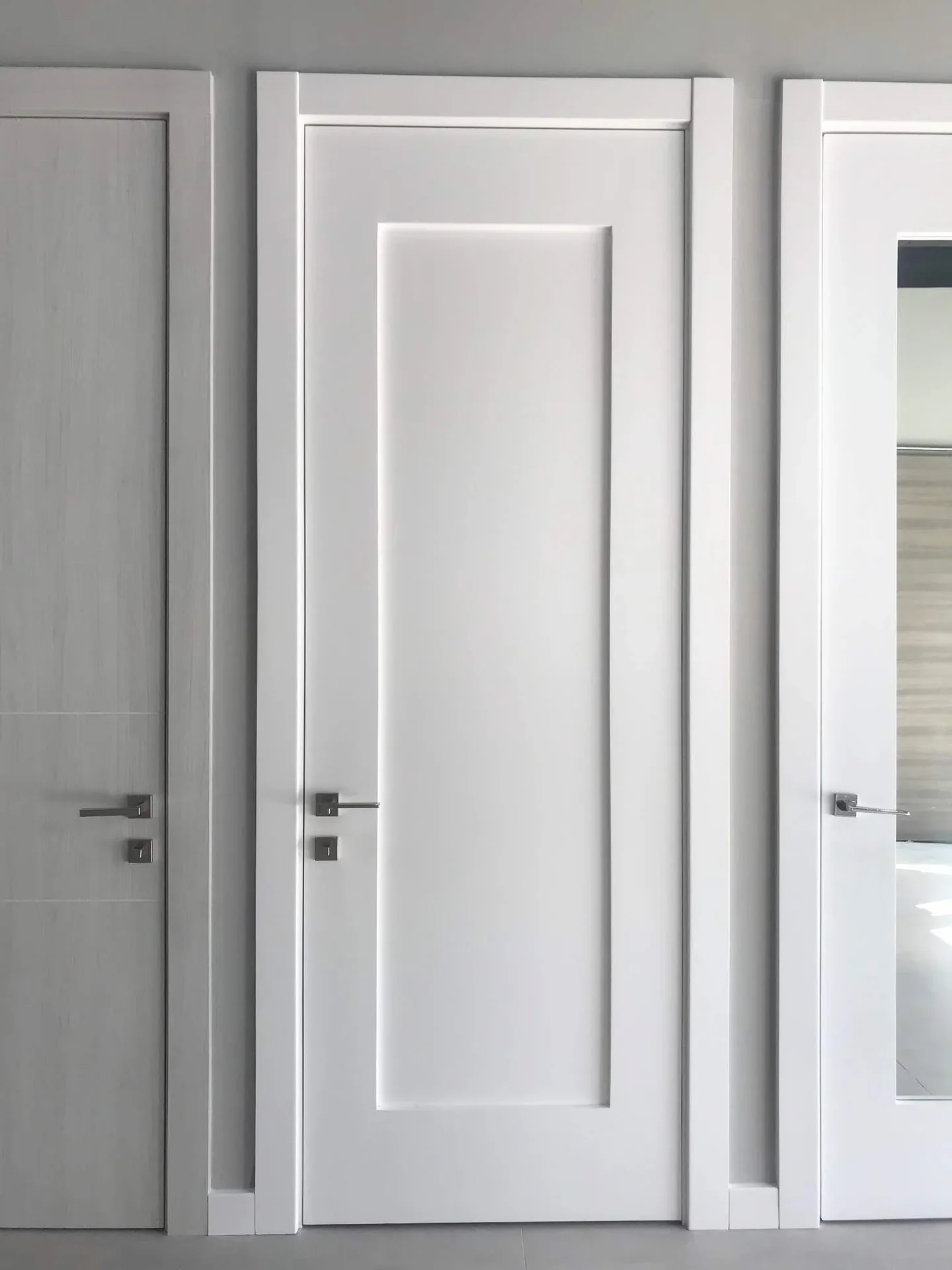Shaker door